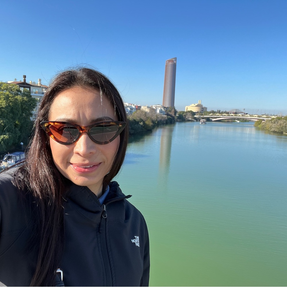 Meet your Posher, Jennifer